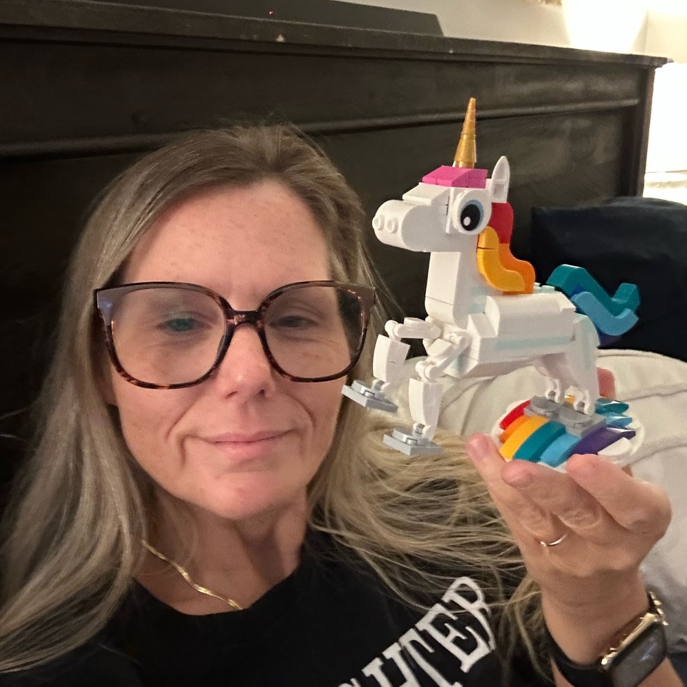 Meet your Posher, Madeline